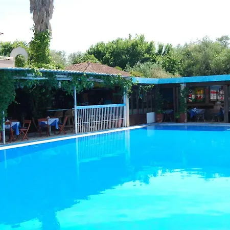 Lägenhetshotell Alexandros Roda (Corfu)