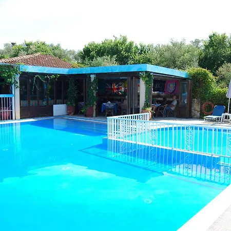 Lägenhetshotell Alexandros Roda (Corfu)